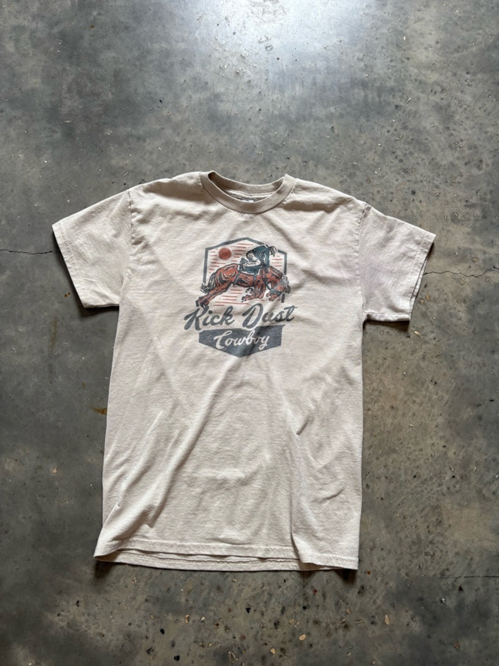 🤎3/$20🤎Kick Dust Cowboy Graphic Tee - Beige